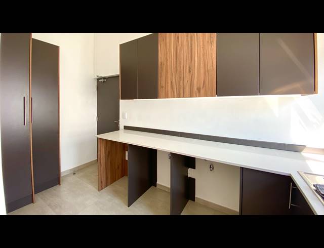 3 BEDROOM HOUSE FOR SALE IN BRITANNIA REEF ESTATE